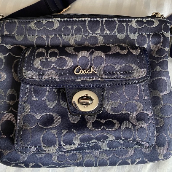 Purse - Picture 3 of 4